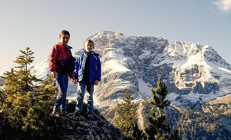 Kinder beim Wandern