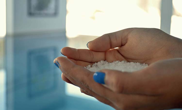 Water preparation with salt