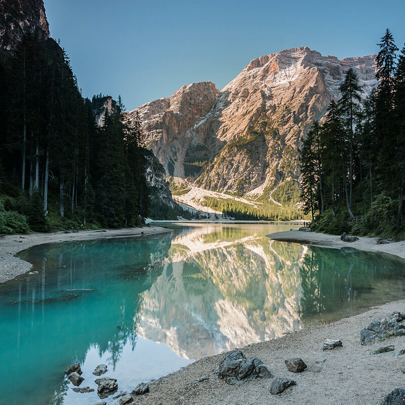 Pragser Wildsee im Sommer - Hotel Trenker